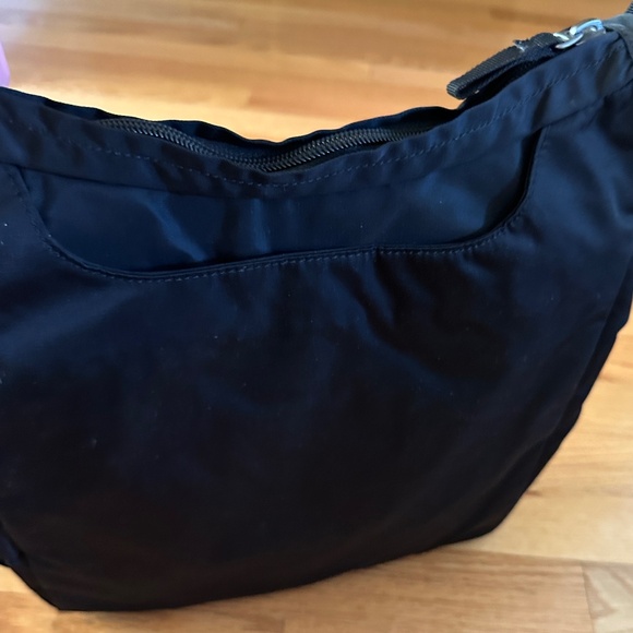 Ellington Messenger Bag Crossbody Bag Black - Picture 11 of 14